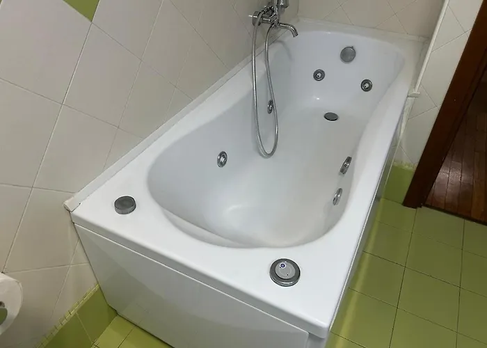 New With Courtyard Apartment *